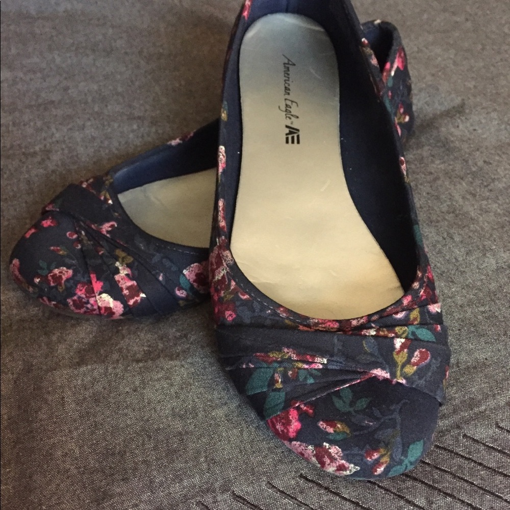 Women’s Navy Floral Flats - Size 8.5